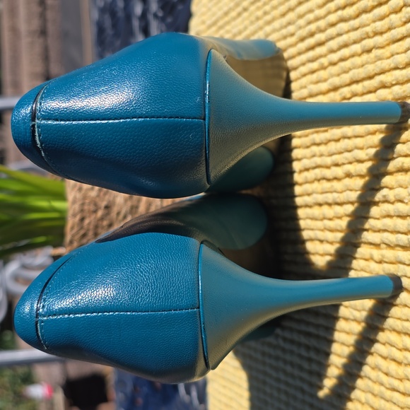 Nine West Turquiose Heels - Picture 5 of 11